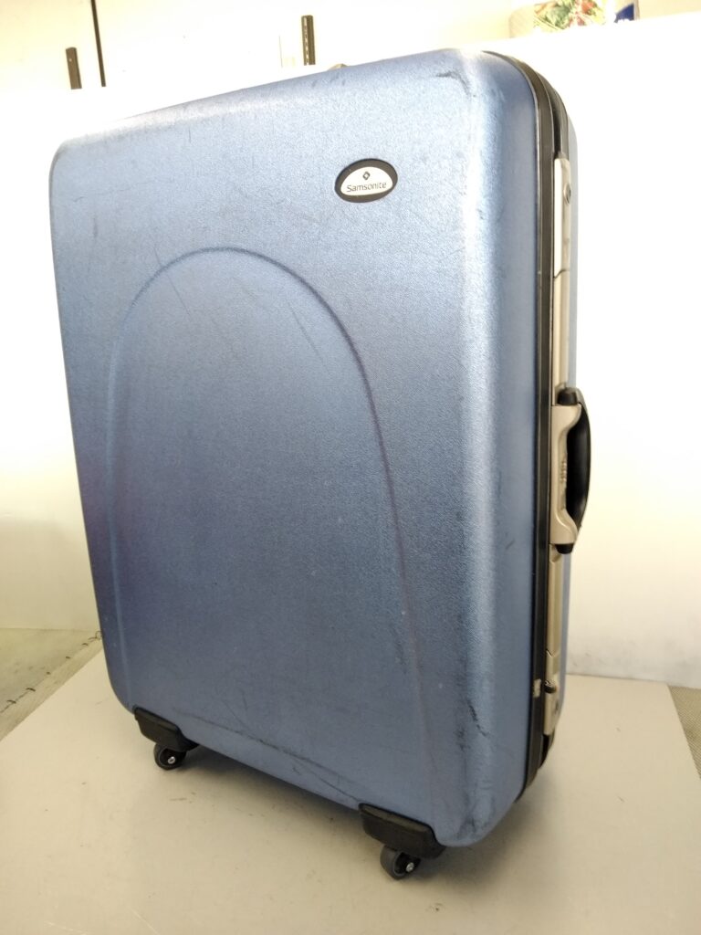 ACE製サムソナイト スーツケース 全体立ち姿