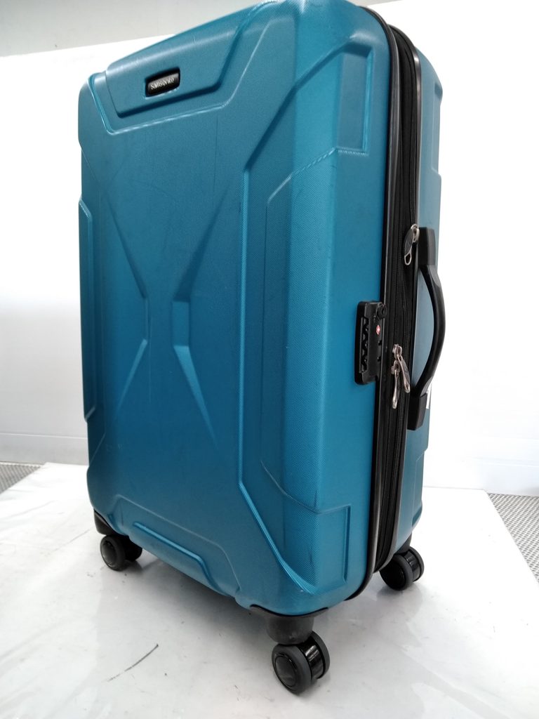 Samsoniteスーツケースの双輪キャスター修理後全体