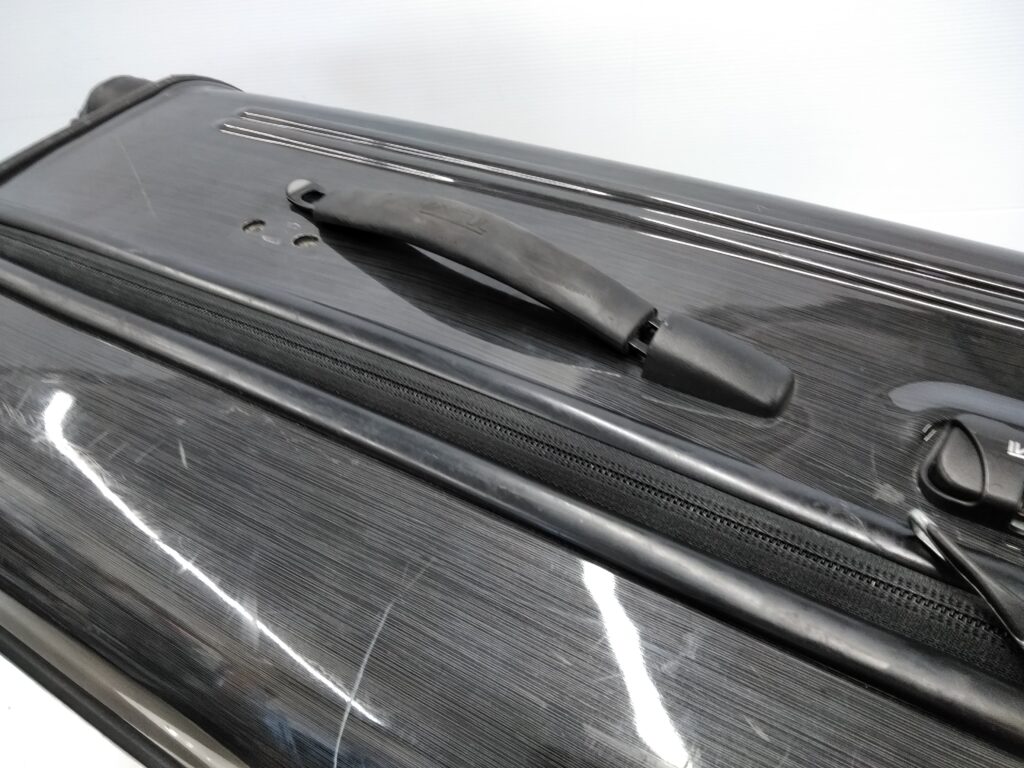 Tumi スーツケース 修理前
